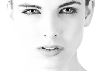 visage-femme-gros-plan