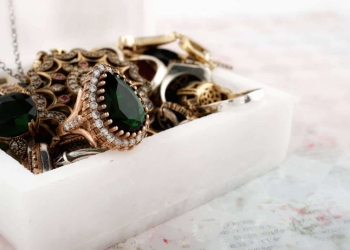 Comment nettoyer vos bijoux anciens ?