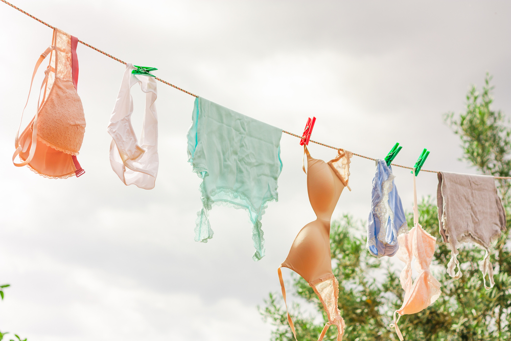 sechage lingerie suspendue