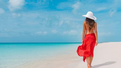 plage robe chapeau