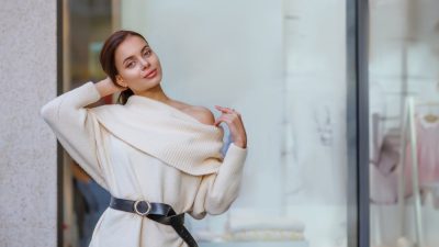 femme porte robe pull hiver
